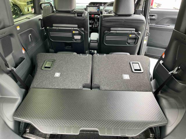 リヤシートの左右席を別々にスライド可能です!荷物のの大きさに応じて、荷室スペースのアレンジができます♪