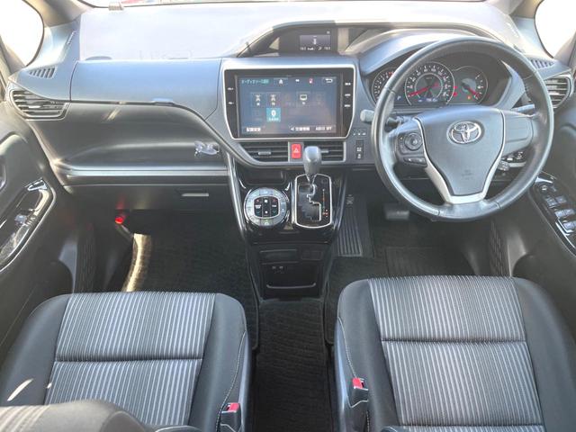 ヴォクシー ZS 衝突軽減 両側電動スライドドア 純正10インチナビ Bluetooth バックカメラ ETC フルセグTV クルーズコントロール LEDヘッドライト LEDフォグランプ オートライト オートエアコン(2枚目)