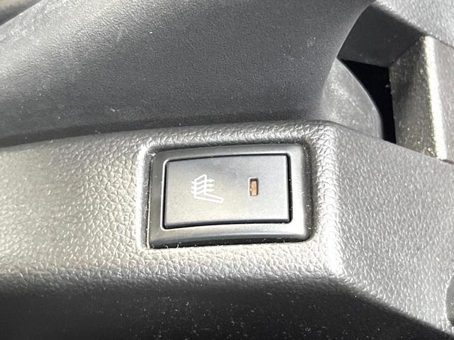 スイフト ＸＬ　ＭＴ車　ＳＤナビ　シートヒーター　ドラレコ　スマートキー　ＬＥＤヘッド　オートエアコン　純正１６インチアルミ　Ｂｌｕｅｔｏｏｔｈ　ＣＤ　ＤＶＤ再生　フルセグ　ＬＥＤフォグ（4枚目）