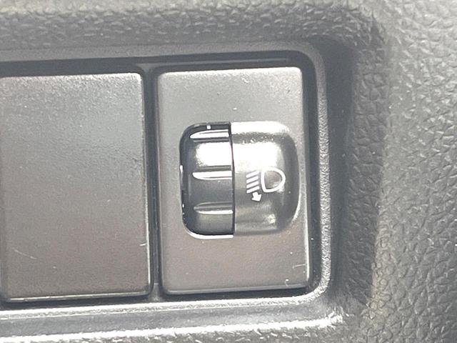 スイフト ＸＬ　ＭＴ車　ＳＤナビ　シートヒーター　ドラレコ　スマートキー　ＬＥＤヘッド　オートエアコン　純正１６インチアルミ　Ｂｌｕｅｔｏｏｔｈ　ＣＤ　ＤＶＤ再生　フルセグ　ＬＥＤフォグ（42枚目）