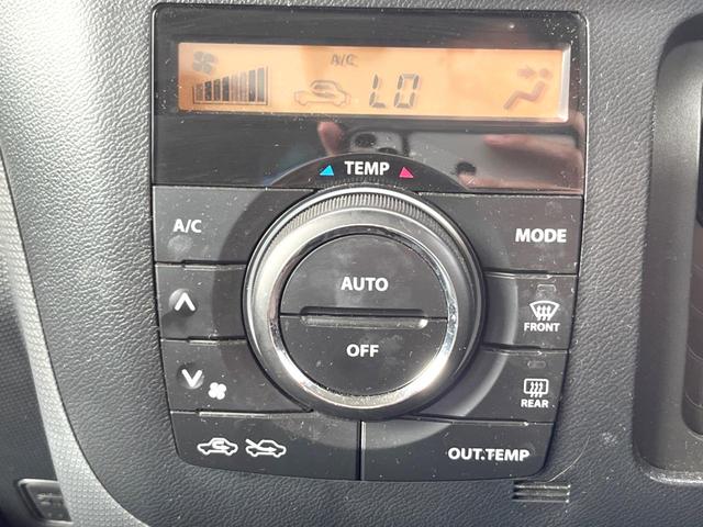 ソリオ ブラック＆ホワイト　エアロ　両側電動ドア　ＳＤナビ　シートヒーター　スマートキー　ＨＩＤヘッド　ビルトインＥＴＣ　オートライト　オートエアコン　純正１５インチアルミ　ＣＤ　ＤＶＤ再生　フルセグ（6枚目）