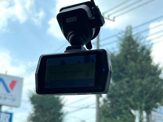 ソリオ ブラック＆ホワイト　エアロ　両側電動ドア　ＳＤナビ　シートヒーター　スマートキー　ＨＩＤヘッド　ビルトインＥＴＣ　オートライト　オートエアコン　純正１５インチアルミ　ＣＤ　ＤＶＤ再生　フルセグ（8枚目）