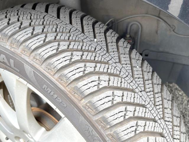 ソリオ ブラック＆ホワイト　エアロ　両側電動ドア　ＳＤナビ　シートヒーター　スマートキー　ＨＩＤヘッド　ビルトインＥＴＣ　オートライト　オートエアコン　純正１５インチアルミ　ＣＤ　ＤＶＤ再生　フルセグ（23枚目）