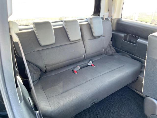 ステップワゴンスパーダ Ｚ　クールスピリット　両側電動ドア　純正ＳＤナビ　バックカメラ　ハーフレザーシート　ＨＩＤヘッド　ビルトインＥＴＣ　クルコン　純正１７インチアルミ　オートエアコン　ＣＤ　ＤＶＤ再生　フルセグ（16枚目）