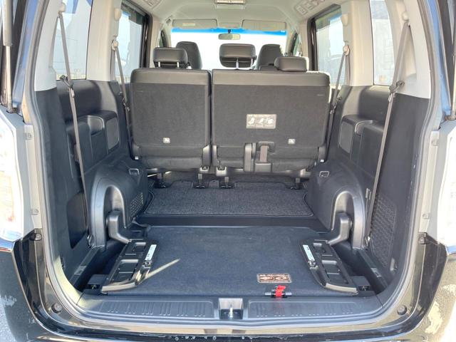 ステップワゴンスパーダ Ｚ　クールスピリット　両側電動ドア　純正ＳＤナビ　バックカメラ　ハーフレザーシート　ＨＩＤヘッド　ビルトインＥＴＣ　クルコン　純正１７インチアルミ　オートエアコン　ＣＤ　ＤＶＤ再生　フルセグ（17枚目）