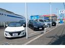 ズラッと並んだ展示車と大きな「Ｎ」の看板が目印です！