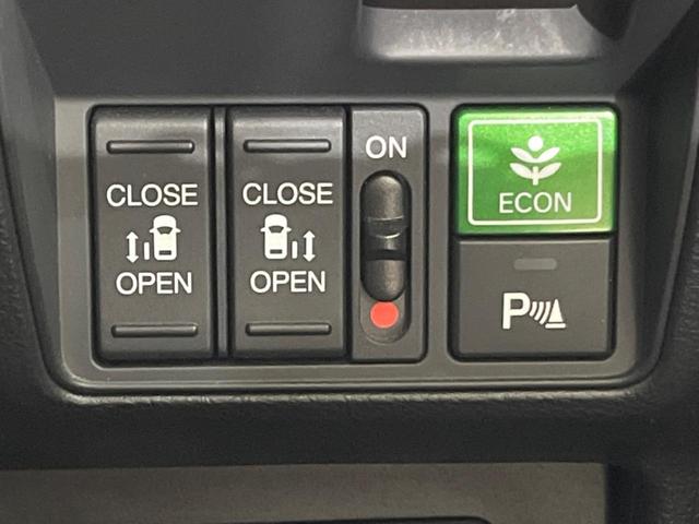 オデッセイハイブリッド ｅ：ＨＥＶアブソルート・ＥＸ　禁煙車　純正１１型ナビ　全周囲カメラ　両側電動スライドドア　ブラインドスポットモニター　電動リアゲート　衝突軽減装置　レーダークルーズ　レーンキープ　クリアランスソナー　ＬＥＤヘッド　オートライト（35枚目）