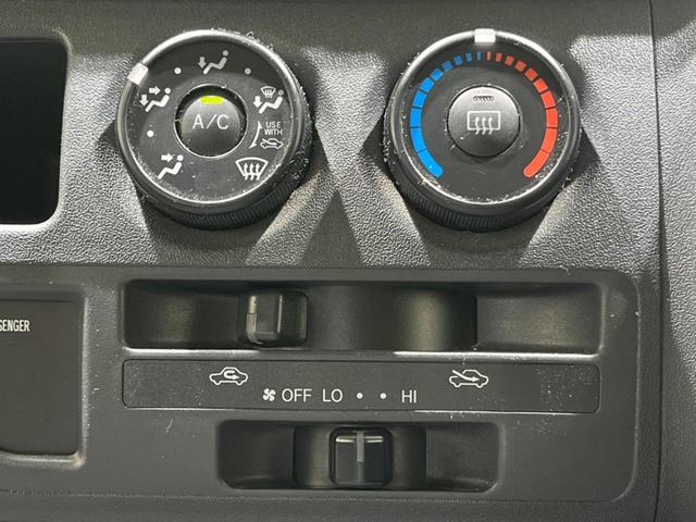 ハイエースワゴン ＧＬ　片側電動スライドドア　ＳＤナビ　バックカメラ　禁煙車　オートライト　純正１５インチアルミ　ＤＶＤ再生　フルセグ　キーレス　オートエアコン　電動格納ミラー　ドアバイザー（57枚目）