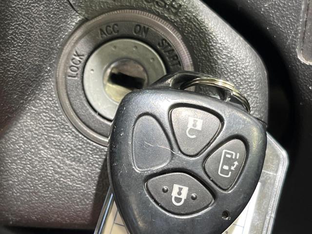 ハイエースワゴン ＧＬ　片側電動スライドドア　ＳＤナビ　バックカメラ　禁煙車　オートライト　純正１５インチアルミ　ＤＶＤ再生　フルセグ　キーレス　オートエアコン　電動格納ミラー　ドアバイザー（60枚目）