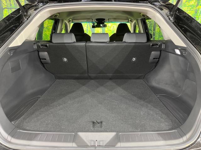 ハリアー Ｓ　禁煙車　純正８型ディスプレイオーディオ　バックカメラ　トヨタセーフティ　レーダークルーズ　オートマチックハイビーム　クリアランスソナー　ＬＥＤヘッド　ＥＴＣ　Ｂｌｕｅｔｏｏｔｈ　純正１７インチＡＷ（11枚目）