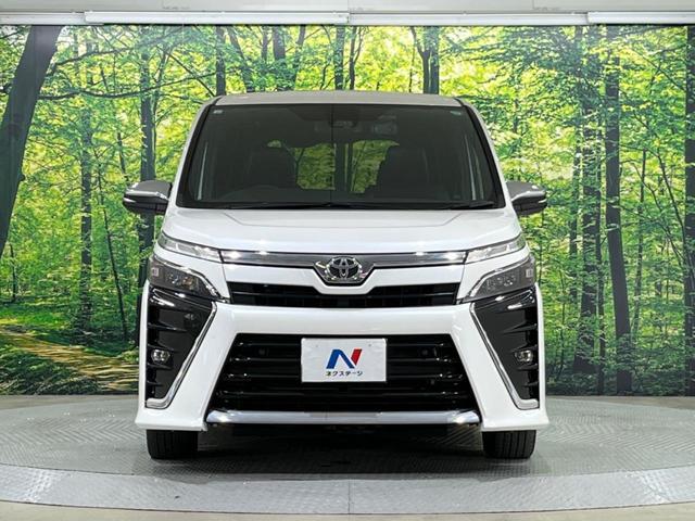 ヴォクシー ＺＳ　煌ＩＩＩ　禁煙車　後席モニター　純正１０型ナビ　バックカメラ　両側電動スライド　トヨタセーフティ　オートマチックハイビーム　車線逸脱警報　クルーズコントロール　ＥＴＣ　Ｂｌｕｅｔｏｏｔｈ　フルセグ（16枚目）
