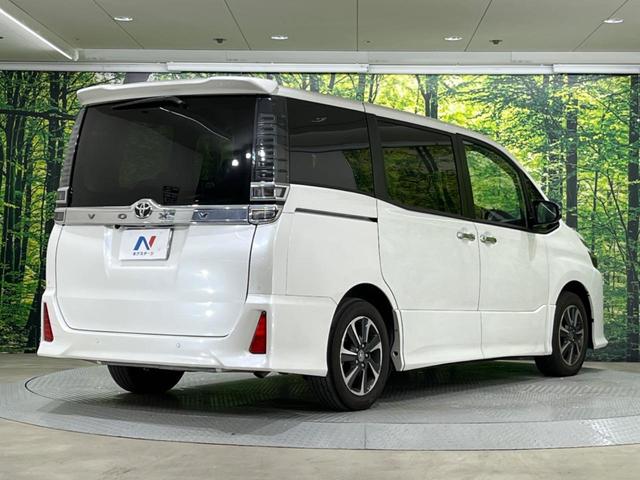 ヴォクシー ＺＳ　煌ＩＩＩ　禁煙車　後席モニター　純正１０型ナビ　バックカメラ　両側電動スライド　トヨタセーフティ　オートマチックハイビーム　車線逸脱警報　クルーズコントロール　ＥＴＣ　Ｂｌｕｅｔｏｏｔｈ　フルセグ（18枚目）