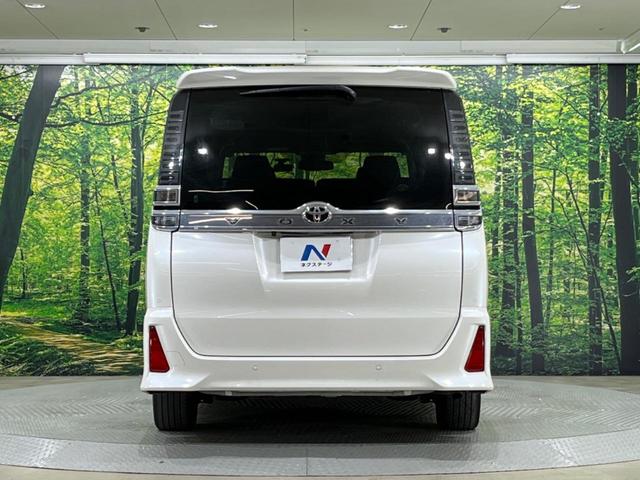 ヴォクシー ＺＳ　煌ＩＩＩ　禁煙車　後席モニター　純正１０型ナビ　バックカメラ　両側電動スライド　トヨタセーフティ　オートマチックハイビーム　車線逸脱警報　クルーズコントロール　ＥＴＣ　Ｂｌｕｅｔｏｏｔｈ　フルセグ（19枚目）