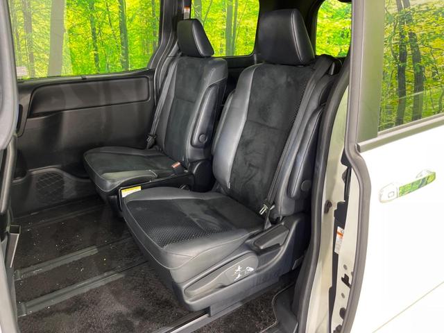 ヴォクシー ＺＳ　煌ＩＩＩ　禁煙車　後席モニター　純正１０型ナビ　バックカメラ　両側電動スライド　トヨタセーフティ　オートマチックハイビーム　車線逸脱警報　クルーズコントロール　ＥＴＣ　Ｂｌｕｅｔｏｏｔｈ　フルセグ（38枚目）