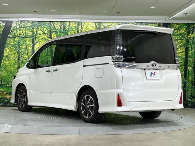 ヴォクシー ＺＳ　煌ＩＩＩ　禁煙車　後席モニター　純正１０型ナビ　バックカメラ　両側電動スライド　トヨタセーフティ　オートマチックハイビーム　車線逸脱警報　クルーズコントロール　ＥＴＣ　Ｂｌｕｅｔｏｏｔｈ　フルセグ（49枚目）