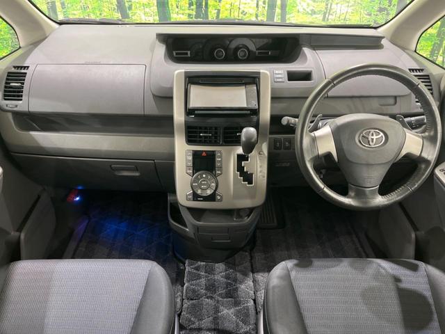 ヴォクシー ＺＳ　煌　禁煙車　両側電動スライドドア　クリアランスソナー　ＨＩＤヘッド　スマートキー　オートライト　ＥＴＣ　オートエアコン（2枚目）