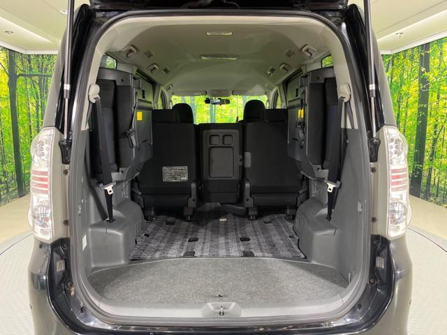 ヴォクシー ＺＳ　煌　禁煙車　両側電動スライドドア　クリアランスソナー　ＨＩＤヘッド　スマートキー　オートライト　ＥＴＣ　オートエアコン（11枚目）