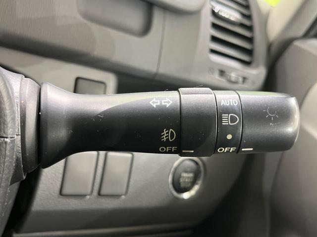 ヴォクシー ＺＳ　煌　禁煙車　両側電動スライドドア　クリアランスソナー　ＨＩＤヘッド　スマートキー　オートライト　ＥＴＣ　オートエアコン（47枚目）