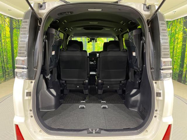 ヴォクシー ハイブリッドＺＳ　煌　禁煙車　純正９型ナビ　バックカメラ　両側電動ドア　衝突軽減　オートマチックハイビーム　クルーズコントロール　車線逸脱警報　シートヒーター　ＥＴＣ　Ｂｌｕｅｔｏｏｔｈ　フルセグ　ＬＥＤヘッド（44枚目）