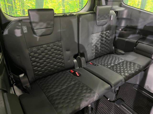 ヴォクシー ハイブリッドＳ－Ｚ　禁煙車　純正１０型ディスプレイオーディオ　全周囲カメラ　快適利便パッケージ　デジタルインナーミラー　両側電動スライドドア　衝突軽減装置　レーダークルーズ　レーンアシスト　クリアランスソナー（9枚目）