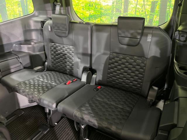 ヴォクシー ハイブリッドＳ－Ｚ　禁煙車　純正１０型ディスプレイオーディオ　全周囲カメラ　快適利便パッケージ　デジタルインナーミラー　両側電動スライドドア　衝突軽減装置　レーダークルーズ　レーンアシスト　クリアランスソナー（42枚目）