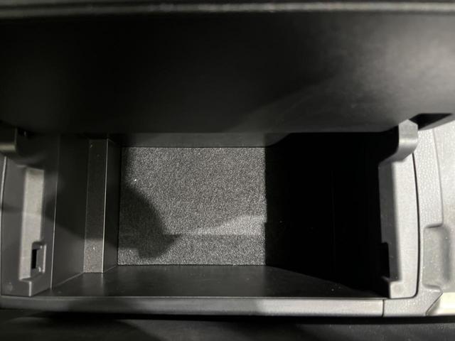ヴォクシー ハイブリッドＳ－Ｚ　禁煙車　純正１０型ディスプレイオーディオ　全周囲カメラ　快適利便パッケージ　デジタルインナーミラー　両側電動スライドドア　衝突軽減装置　レーダークルーズ　レーンアシスト　クリアランスソナー（47枚目）