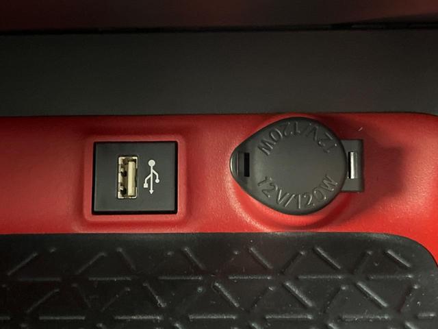 RAV4 アドベンチャー オフロードパッケージII 禁煙車 純正10型ナビ バックカメラ トヨタセーフティ レーダークルーズ オートマチックハイビーム 車線逸脱警報 シートベンチレーション LEDヘッド/フォグ ETC Bluetooth フルセグ(32枚目)