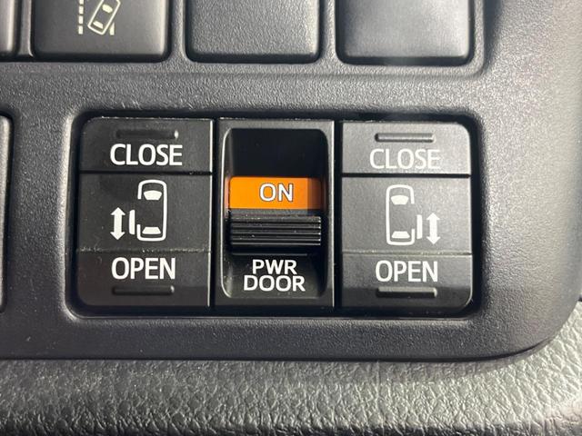 エスクァイア ハイブリッドGi ブラックテーラード 禁煙車 後席モニター 純正9型ナビ バックカメラ 両側電動スライド トヨタセーフティ オートマチックハイビーム クルーズコントロール シートヒーター ETC Bluetooth フルセグ LEDヘッド(6枚目)