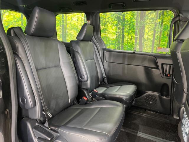 エスクァイア ハイブリッドGi ブラックテーラード 禁煙車 後席モニター 純正9型ナビ バックカメラ 両側電動スライド トヨタセーフティ オートマチックハイビーム クルーズコントロール シートヒーター ETC Bluetooth フルセグ LEDヘッド(8枚目)