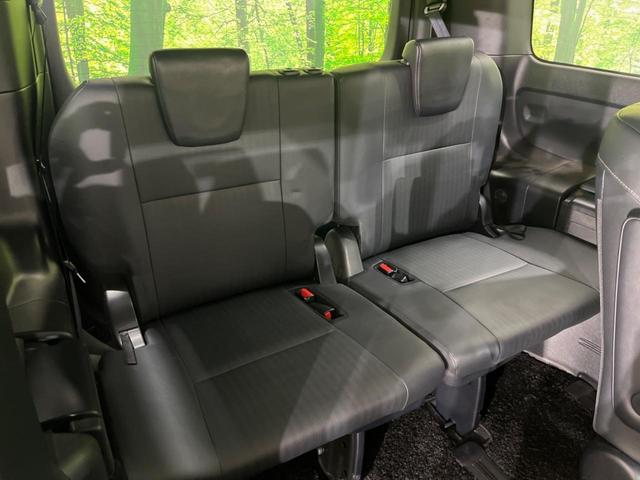 エスクァイア ハイブリッドGi ブラックテーラード 禁煙車 後席モニター 純正9型ナビ バックカメラ 両側電動スライド トヨタセーフティ オートマチックハイビーム クルーズコントロール シートヒーター ETC Bluetooth フルセグ LEDヘッド(9枚目)