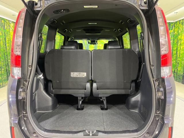 エスクァイア ハイブリッドGi ブラックテーラード 禁煙車 後席モニター 純正9型ナビ バックカメラ 両側電動スライド トヨタセーフティ オートマチックハイビーム クルーズコントロール シートヒーター ETC Bluetooth フルセグ LEDヘッド(10枚目)