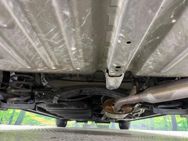 エスクァイア ハイブリッドGi ブラックテーラード 禁煙車 後席モニター 純正9型ナビ バックカメラ 両側電動スライド トヨタセーフティ オートマチックハイビーム クルーズコントロール シートヒーター ETC Bluetooth フルセグ LEDヘッド(19枚目)