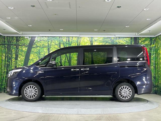 エスクァイア ハイブリッドGi ブラックテーラード 禁煙車 後席モニター 純正9型ナビ バックカメラ 両側電動スライド トヨタセーフティ オートマチックハイビーム クルーズコントロール シートヒーター ETC Bluetooth フルセグ LEDヘッド(25枚目)