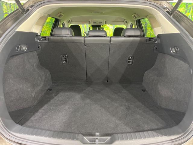 CX-5 20S ブラックトーンエディション 禁煙車 純正10型ナビ 全周囲カメラ BOSEサウンド レーダークルーズ 衝突軽減装置 オートマチックハイビーム シートヒーター LEDヘッド 電動リアゲート ETC Bluetooth フルセグ(10枚目)