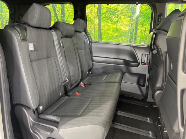 ヴォクシー ハイブリッドS-G 禁煙車 純正10型ナビ バックカメラ 両側電動スライド トヨタセーフティ オートマチックハイビーム 車線逸脱警報 クリアランスソナー ETC Bluetooth フルセグ LEDヘッド(10枚目)