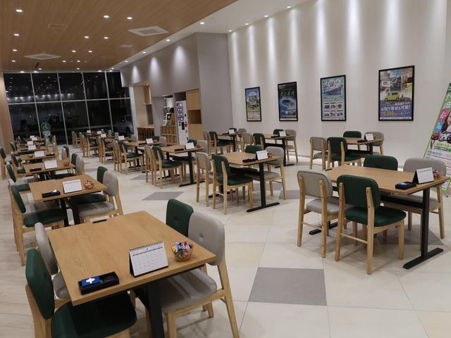 シエンタ ハイブリッドG 禁煙車 純正ナビ バックカメラ 両側電動スライド トヨタセーフティ オートマチックハイビーム 車線逸脱警報 ETC Bluetooth フルセグ シートヒーター アイドリングストップ スマートキー(72枚目)