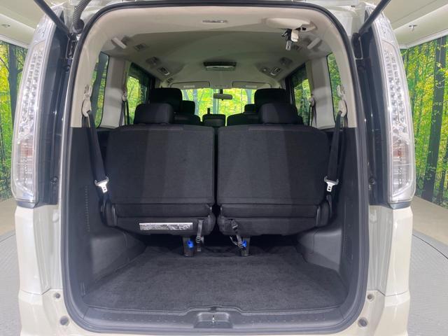 セレナ ハイウェイスター　Ｓ－ハイブリッド　純正ナビ　バックカメラ　フリップダウンモニター　両側電動スライドドア　衝突軽減装置　クルコン　フルセグ　Ｂｌｕｅｔｏｏｔｈ再生　ＥＴＣ　オートライト　オートエアコン　スマートキー　純正１６インチＡＷ（11枚目）