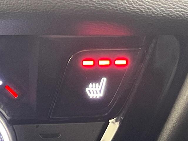 【シートヒーター】寒い日に重宝するシートヒーター！エアコンより早く温まってくれるので寒がりの人も安心ですね♪エアコンの温風は乾燥するから苦手、という方にもをおすすめです。