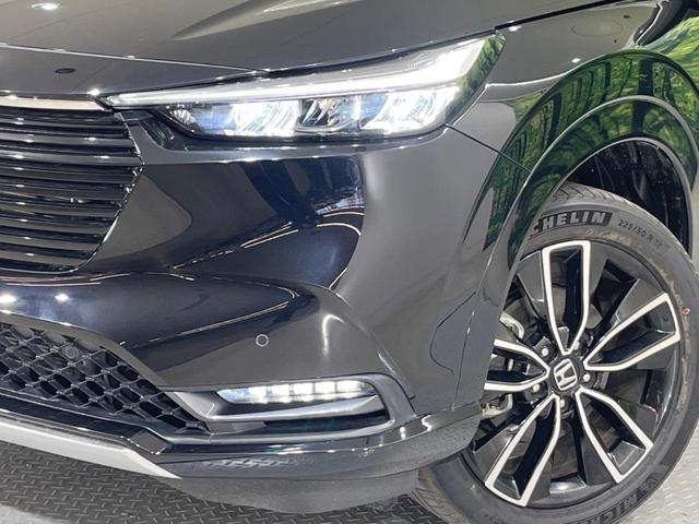 【ＬＥＤヘッドライト】悪天候や夜間走行時も良好な視界を確保し安心して運転できる高輝度ＬＥＤヘッドライトを装備！点灯速度が早く、消費電力も抑えられています。