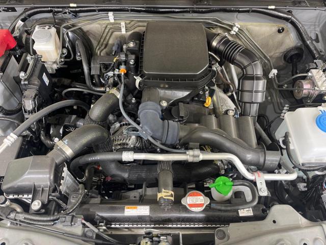 ジムニー ＸＣ　４ＷＤ　衝突被害軽減システム　禁煙車　スマートキー　ＬＥＤヘッド　クルコン　車線逸脱警報　オートライト　オートエアコン　純正１６インチアルミ（19枚目）