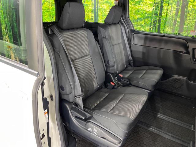 ノア ハイブリッドSi 禁煙車 純正10型ナビ バックカメラ 両側電動スライドドア 衝突軽減装置 クルコン レーンアシスト LEDヘッド オートマチックハイビーム シートヒーター スマートキー 純正16インチAW(9枚目)