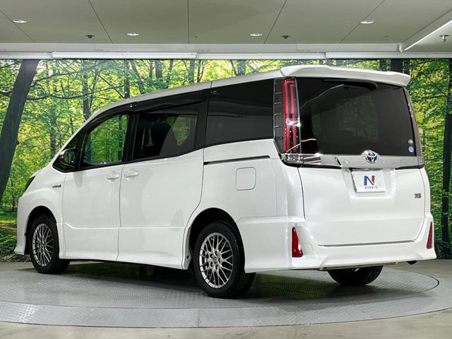 ノア ハイブリッドSi 禁煙車 純正10型ナビ バックカメラ 両側電動スライドドア 衝突軽減装置 クルコン レーンアシスト LEDヘッド オートマチックハイビーム シートヒーター スマートキー 純正16インチAW(16枚目)