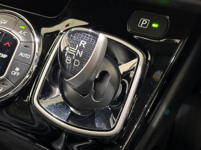 ノア ハイブリッドSi 禁煙車 純正10型ナビ バックカメラ 両側電動スライドドア 衝突軽減装置 クルコン レーンアシスト LEDヘッド オートマチックハイビーム シートヒーター スマートキー 純正16インチAW(20枚目)