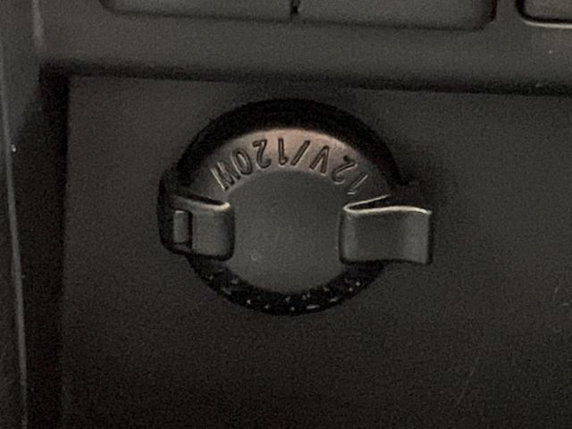 ノア ハイブリッドSi 禁煙車 純正10型ナビ バックカメラ 両側電動スライドドア 衝突軽減装置 クルコン レーンアシスト LEDヘッド オートマチックハイビーム シートヒーター スマートキー 純正16インチAW(56枚目)