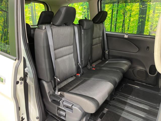 セレナ ハイウェイスターＶ　禁煙車　純正１０型ナビ　全周囲カメラ　フリップダウンモニター　プロパイロット　衝突軽減装置　クリアランスソナー　ＬＥＤヘッド　Ｂｌｕｅｔｏｏｔｈ再生　フルセグ　ＥＴＣ　オートライト　オートエアコン（10枚目）