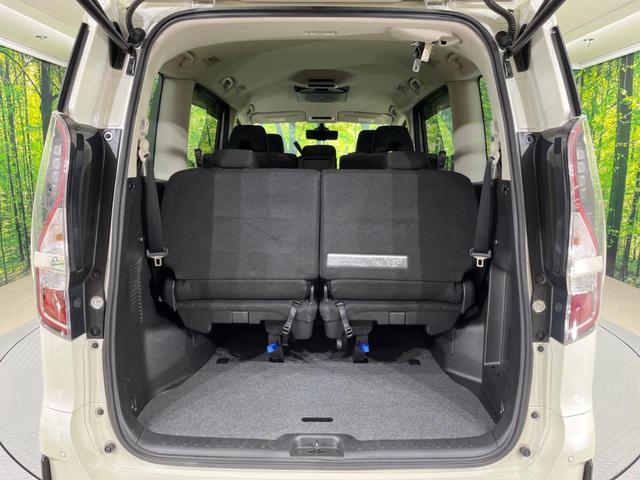 セレナ ハイウェイスターＶ　禁煙車　純正１０型ナビ　全周囲カメラ　フリップダウンモニター　プロパイロット　衝突軽減装置　クリアランスソナー　ＬＥＤヘッド　Ｂｌｕｅｔｏｏｔｈ再生　フルセグ　ＥＴＣ　オートライト　オートエアコン（12枚目）