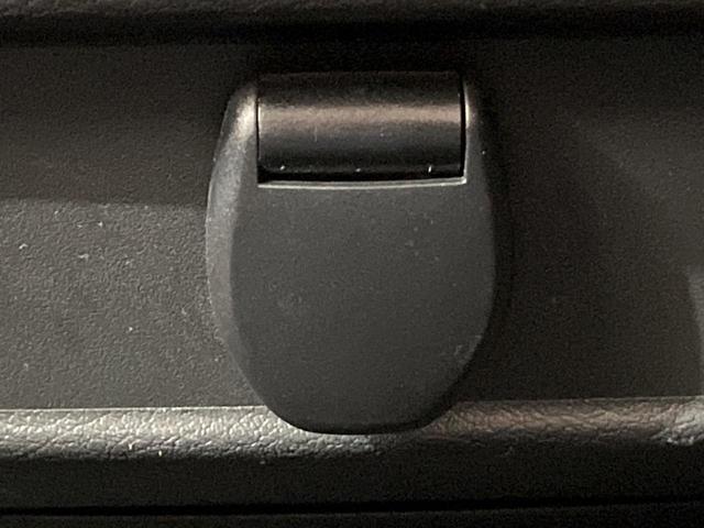 セレナ ハイウェイスターＶ　禁煙車　純正１０型ナビ　全周囲カメラ　フリップダウンモニター　プロパイロット　衝突軽減装置　クリアランスソナー　ＬＥＤヘッド　Ｂｌｕｅｔｏｏｔｈ再生　フルセグ　ＥＴＣ　オートライト　オートエアコン（30枚目）