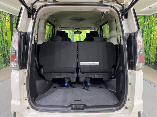 セレナ e-パワー ハイウェイスターV 禁煙車 純正9型ナビ 全周囲カメラ 両側電動スライド プロパイロット シートヒーター エマージェンシーブレーキ 車線逸脱警報 クリアランスソナー LEDヘッド ETC Bluetooth フルセグ(12枚目)