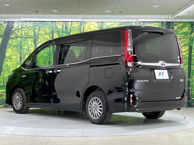 高透明度のガラス皮膜で撥水はもちろん、上質なツヤ・光沢を実現。紫外線や酸性雨から大切な愛車を保護し、色あせ・劣化を防止。「弾スプラッシュコート」、「弾プリミッサコート」からお選びいただけます。