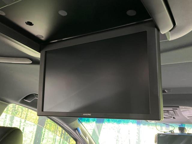 【１２．８型フリップダウン】大画面モニターで後席でもエンタメをお楽しみいただけます。家族や友人とお出かけする機会が多い方に大人気です♪